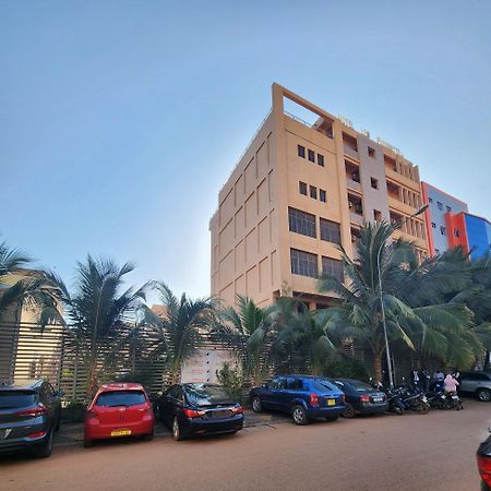 Hotel Les Fleurettes Ouagadougou Exterior foto