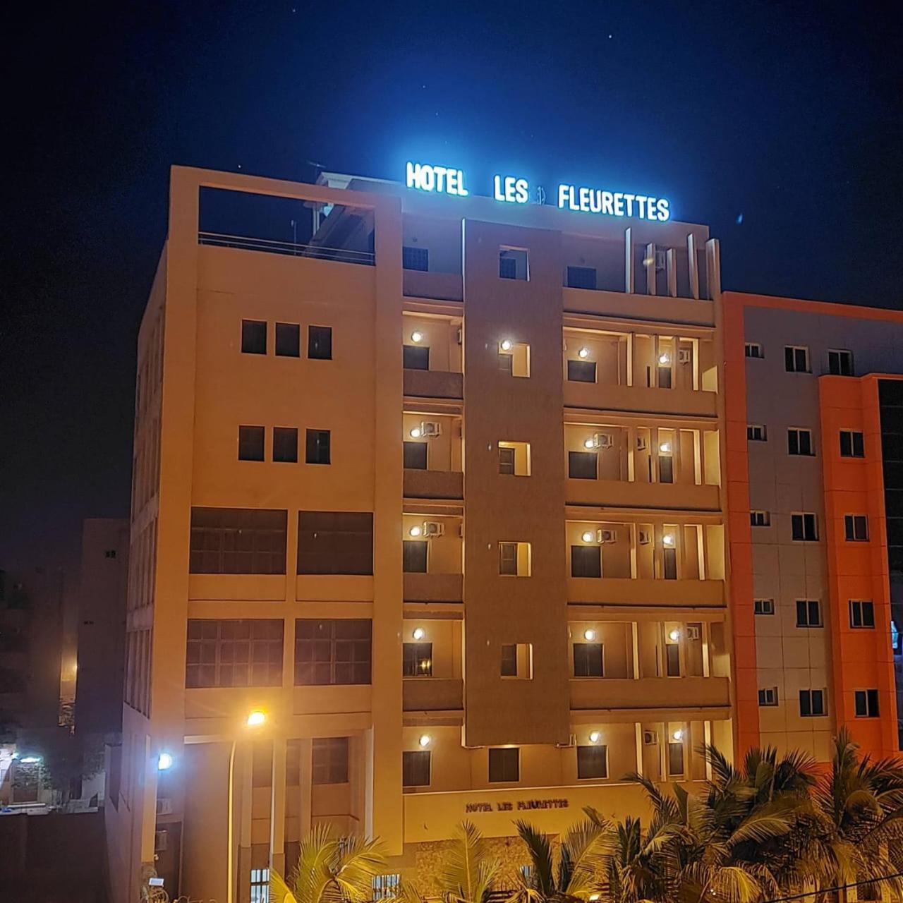 Hotel Les Fleurettes Ouagadougou Exterior foto